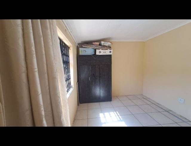 2 BEDROOM PROPERTY TO RENT IN UMLAZI N